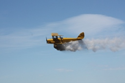 Tiger Moth crop-dressing solid fertiliser. (149Kb jpeg)